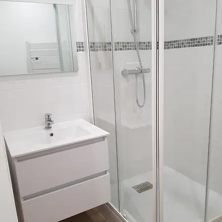 アパート Le Cocon Dieppois - Appt Spacieux Avec Parking Prive ディエップ